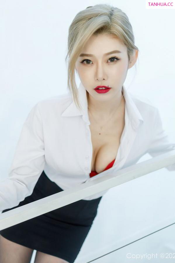 李凯诗 luvian本能 [XiuRen]高清写真图 2020.08.20 No.2466 luvian本能第42张图片